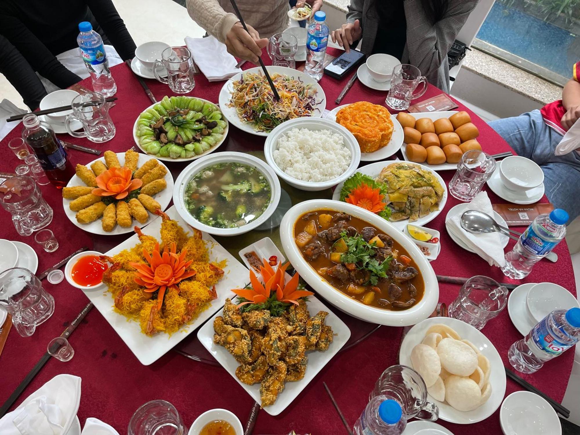 Ngan Ha Hotel Dai Tiet Luaran gambar